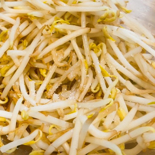 beansprout blanching closeup
