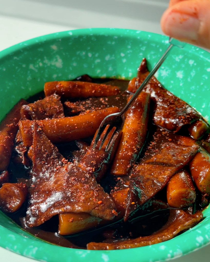Recipe: Pork Tteokbokki with Asparagus & Spicy Black Bean Sauce